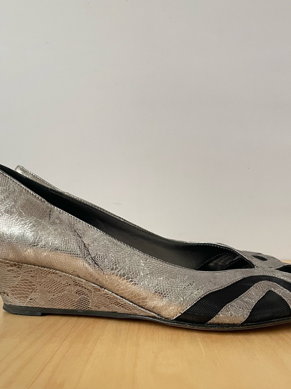 Roberto Capucci silver and black peep-toe heels | US 10